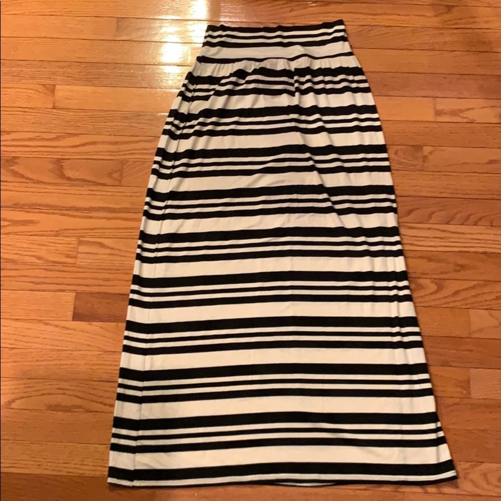 AB Studio Long Skirt